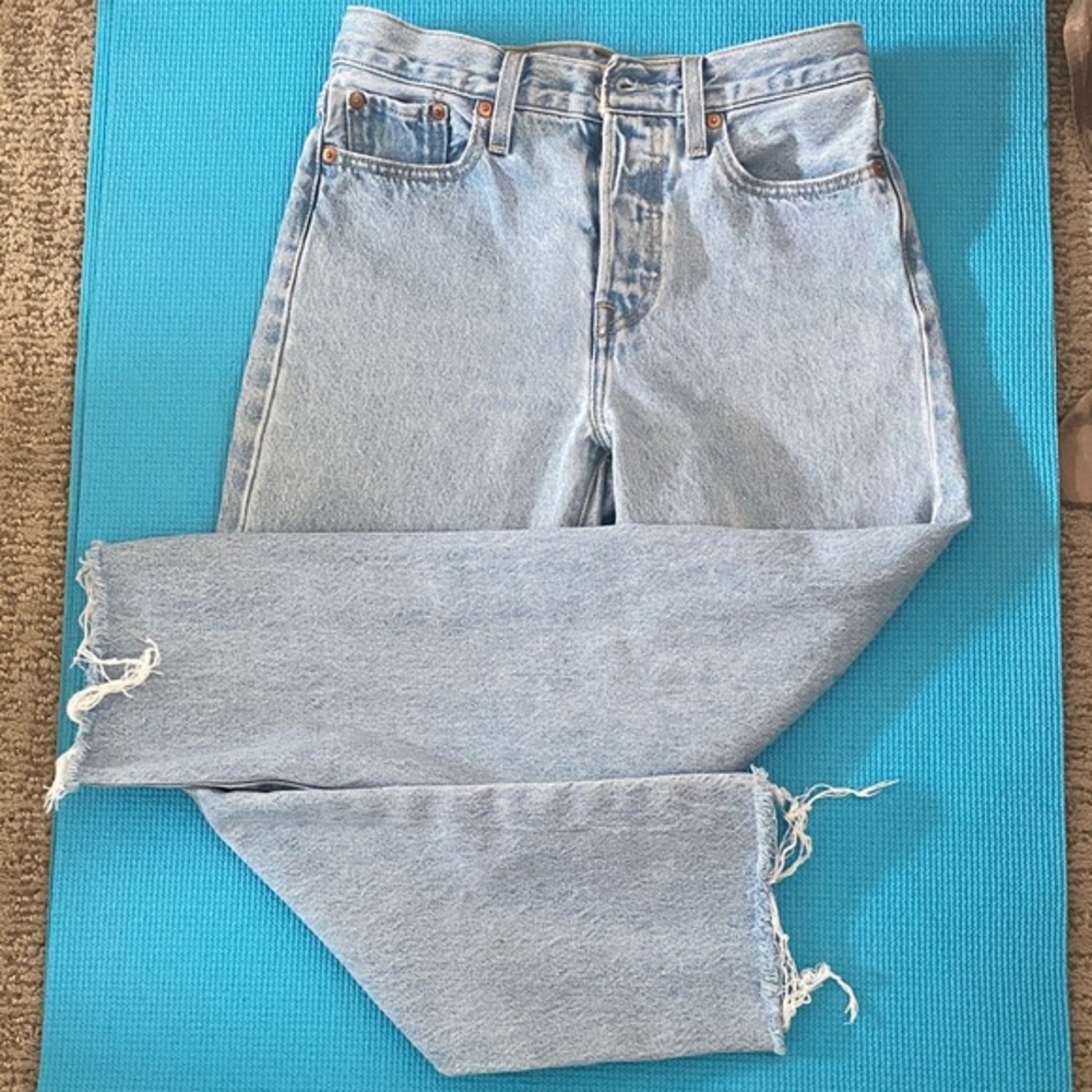 Signature by Levi Strauss Light Blue Wedgie Straight Leg Jeans